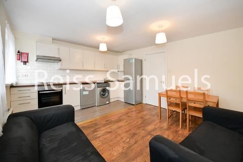 5 bedroom terraced house to rent, Cyclops Mews, London E14