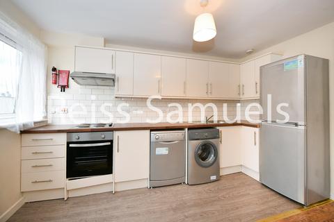 5 bedroom terraced house to rent, Cyclops Mews, London E14