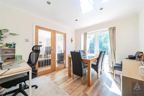 4 bedroom detached house for sale, Pitchford Avenue, Buckinghamshire MK18