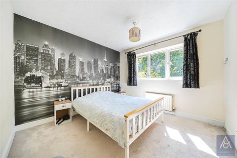 4 bedroom detached house for sale, Pitchford Avenue, Buckinghamshire MK18