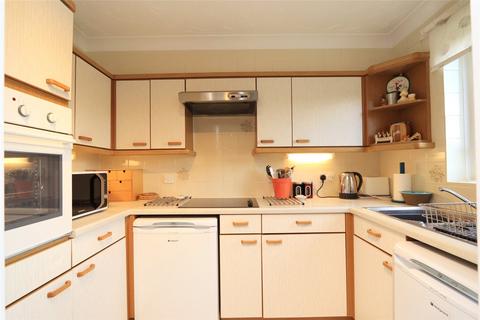 1 bedroom retirement property for sale, Lawnsmead Gardens, Newport Pagnell, Buckinghamshire, MK16