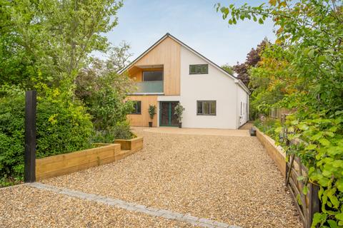 4 bedroom detached house for sale, New Road, Aylesbury HP17