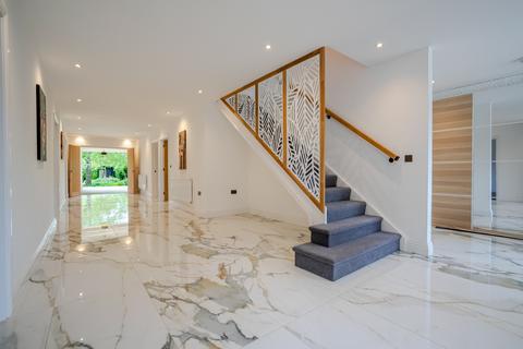 4 bedroom detached house for sale, New Road, Aylesbury HP17