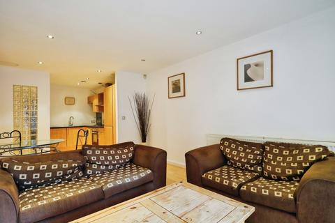 2 bedroom apartment for sale, Bowman Lane, Leeds LS10
