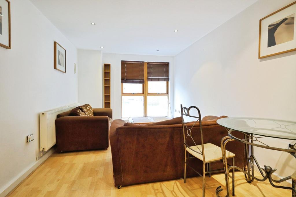Living/Dining Area
