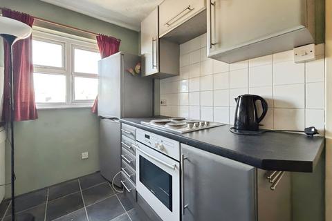11 Turnstone Close, London, E13 0HN