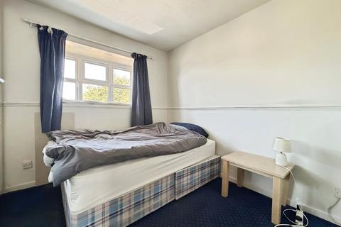 11 Turnstone Close, London, E13 0HN