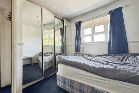 11 Turnstone Close, London, E13 0HN