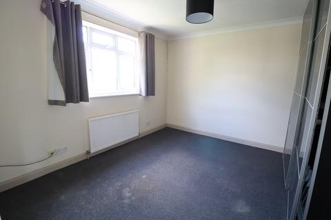 5 bedroom semi-detached house to rent, Moray Way, Romford RM1