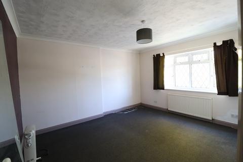5 bedroom semi-detached house to rent, Moray Way, Romford RM1