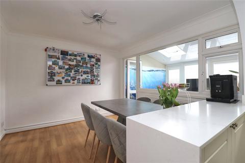 42 Priors Croft, Woking, GU22 9EZ