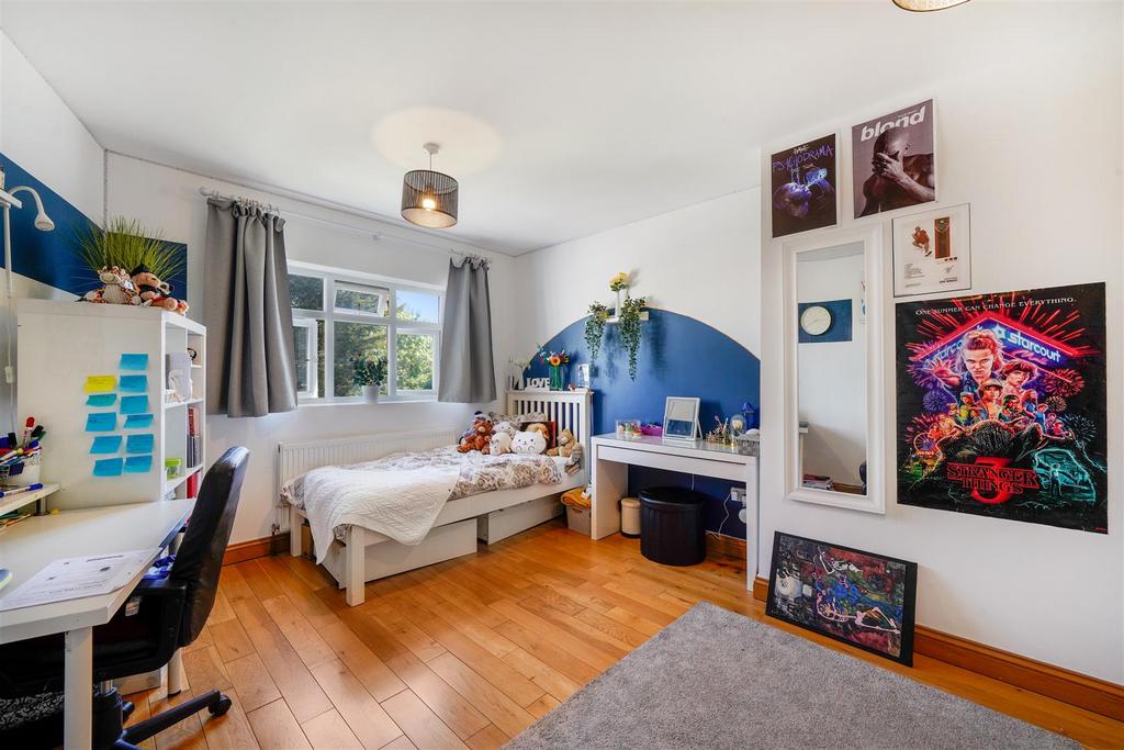39 Carlton Avenue West - c TQi8 YHB8gb FHF1l1 Sx O.jpg