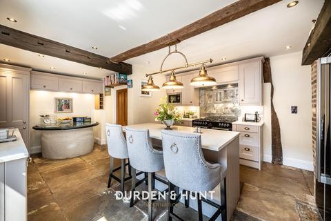 5 bedroom semi-detached house for sale, High Road, Stanford-Le-Hope, SS17
