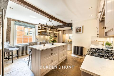 5 bedroom semi-detached house for sale, High Road, Stanford-Le-Hope, SS17