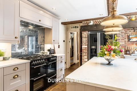 5 bedroom semi-detached house for sale, High Road, Stanford-Le-Hope, SS17