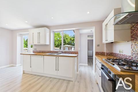 59 Coronation Gardens, Battle, TN33 0DN