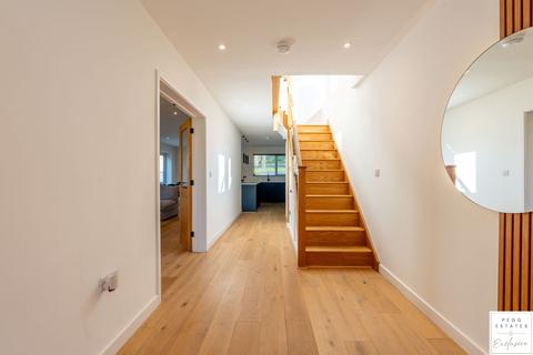 4 bedroom detached house for sale, Broadsands Road, Paignton