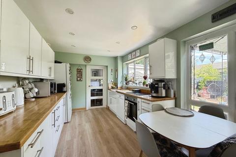 40 Briar, Tamworth, B77 4DY