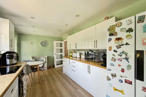 40 Briar, Tamworth, B77 4DY