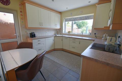 undefined, Longbow Close, Burton-on-trent DE13