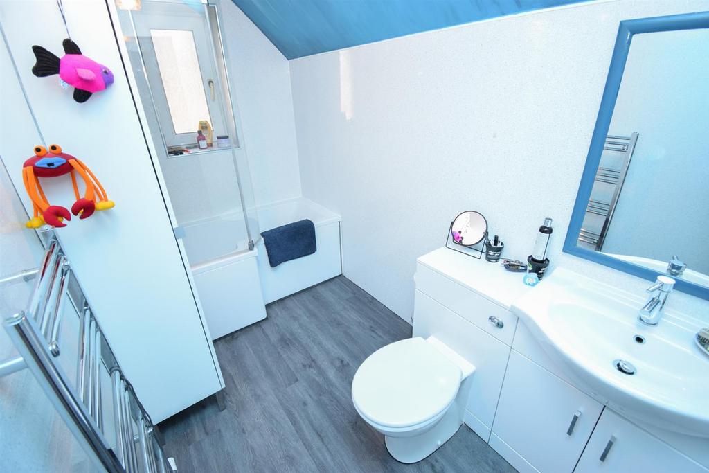 BATHROOM-2.jpg