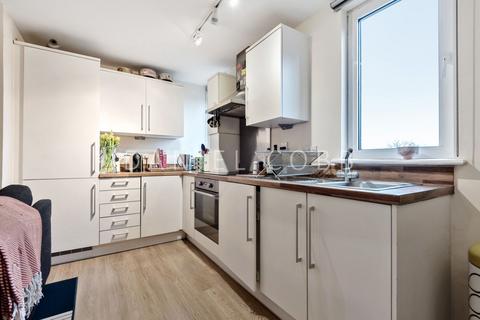 2 bedroom flat for sale, Freeman House, George Mathers Road, SE11