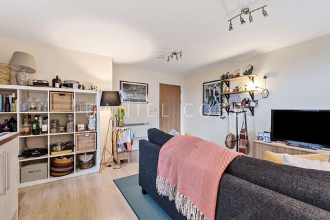 2 bedroom flat for sale, Freeman House, George Mathers Road, SE11