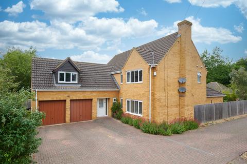 4 bedroom detached house for sale, Meadow Lane, Wellingborough NN9