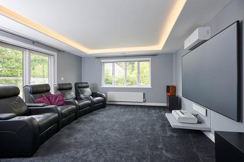 4 bedroom detached house for sale, Meadow Lane, Wellingborough NN9