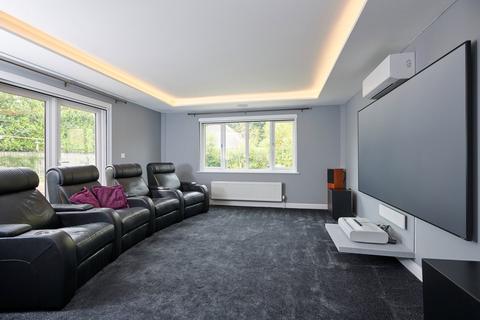 4 bedroom detached house for sale, Meadow Lane, Wellingborough NN9