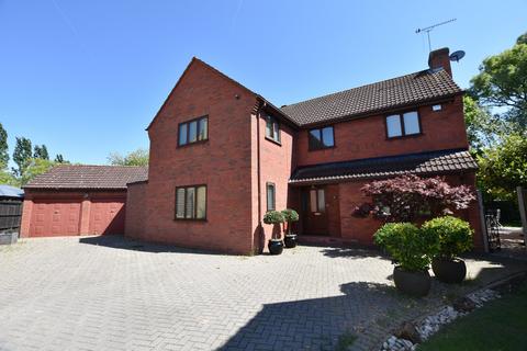 5 bedroom detached house for sale, Tyle Green, Hornchurch, RM11