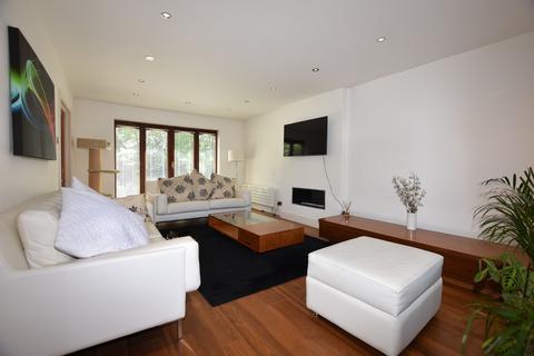 5 bedroom detached house for sale, Tyle Green, Hornchurch, RM11
