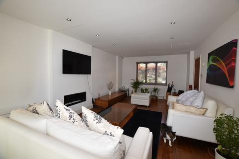 5 bedroom detached house for sale, Tyle Green, Hornchurch, RM11