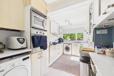 9 Vincent Road, Coulsdon, CR5 3DH