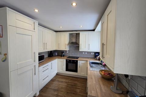 11 Cormie Close, Stoke-on-trent, ST6 6QN