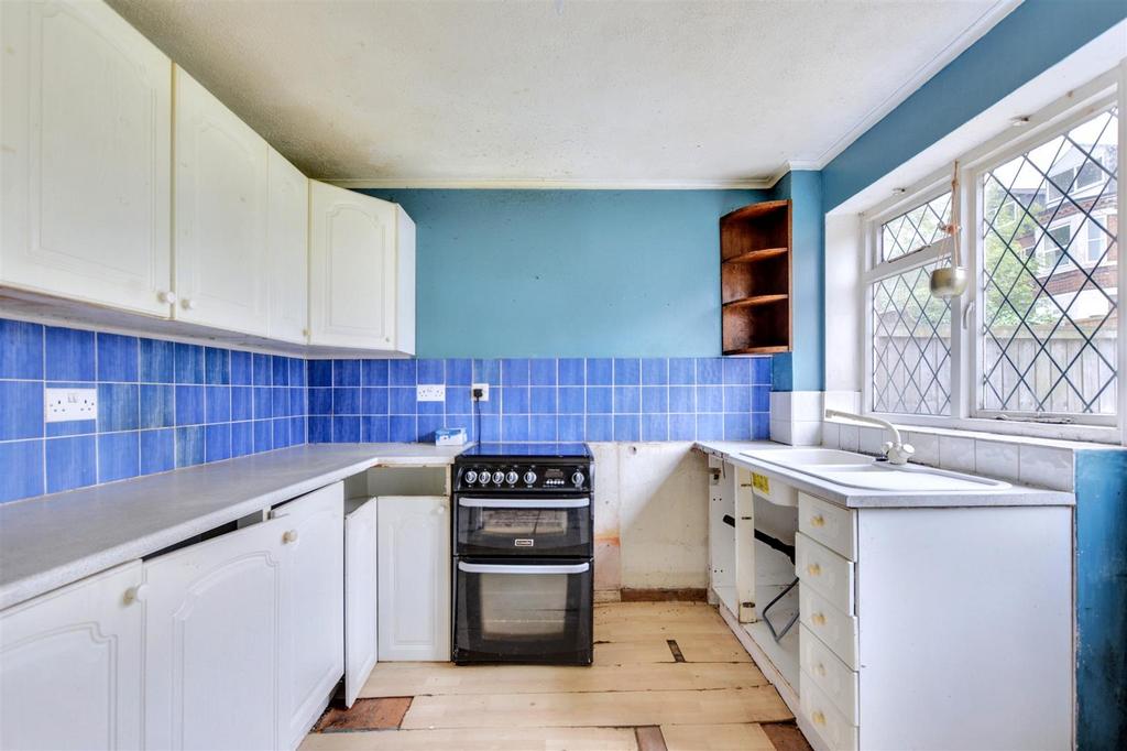 Kitchen 2.jpeg