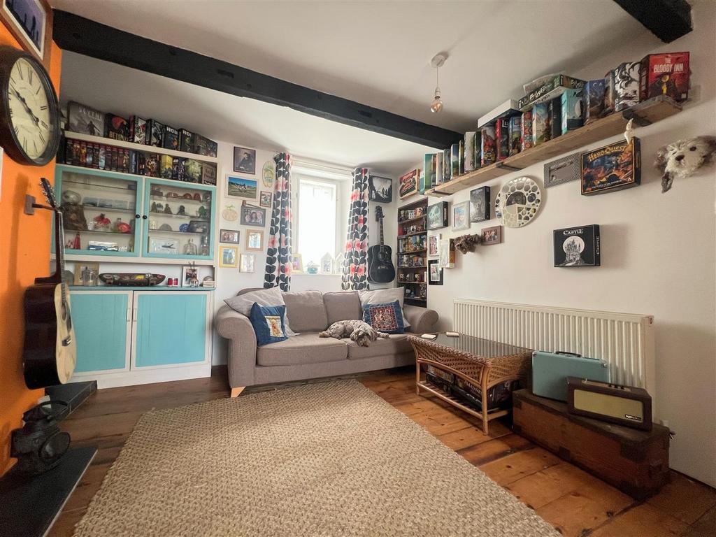 Snug/dining room