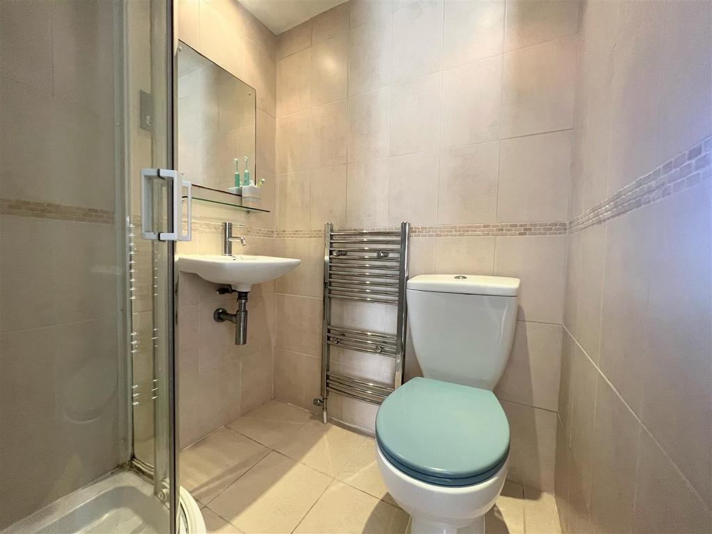 Ensuite shower room