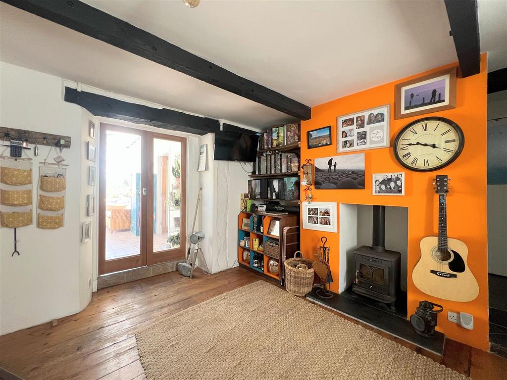 Snug/dining room