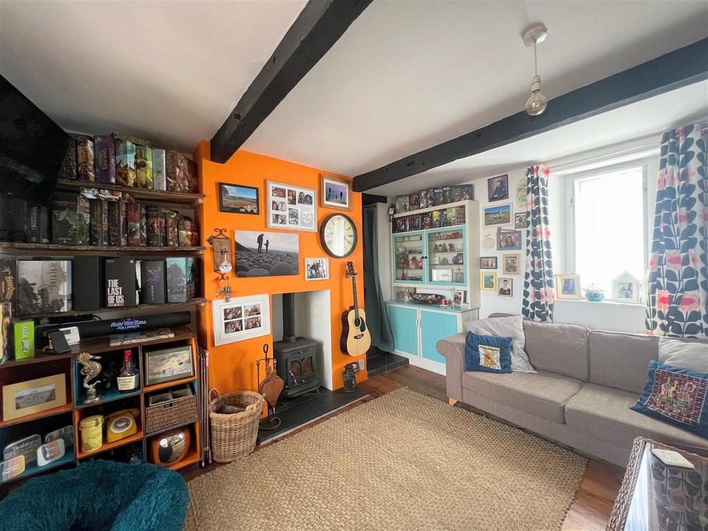 Snug/dining room