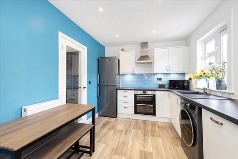 5 Eskvale Crescent, Penicuik, EH26 8JG