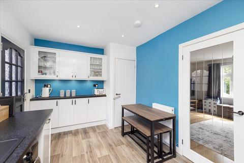 5 Eskvale Crescent, Penicuik, EH26 8JG