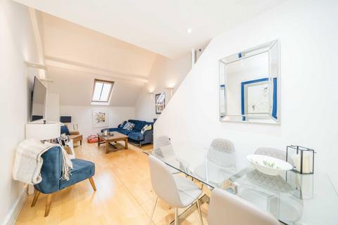 2 bedroom flat for sale, Maple Road, Surbiton KT6