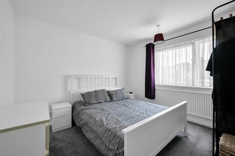 28, Camden Court, 1 Woolwich Road, Belvedere, DA17 5EF