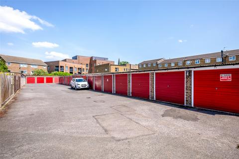 28, Camden Court, 1 Woolwich Road, Belvedere, DA17 5EF