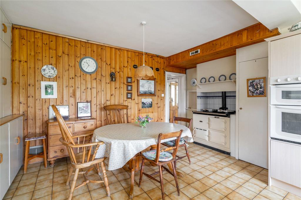 Kitchen/B'fast Room
