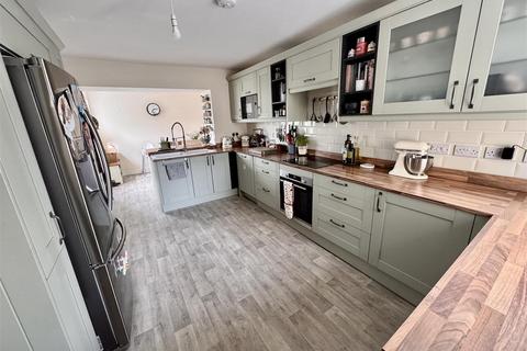 2 bedroom end of terrace house for sale, North Bank, Llandeilo