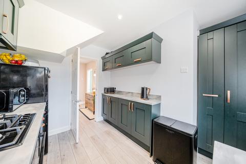 undefined, Gledhow Park Avenue, Leeds LS7