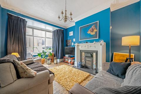 4 Wilton Grove, Leeds, LS6 4ES