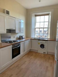 5 bedroom flat to rent, Castle Street, City Centre DD1